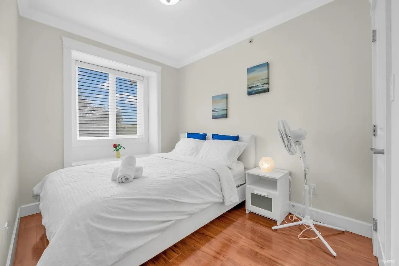 Luxurious Getaway In Vancouver-Private Room With Attached Bathroom Casa de hóspedes Vancouver
